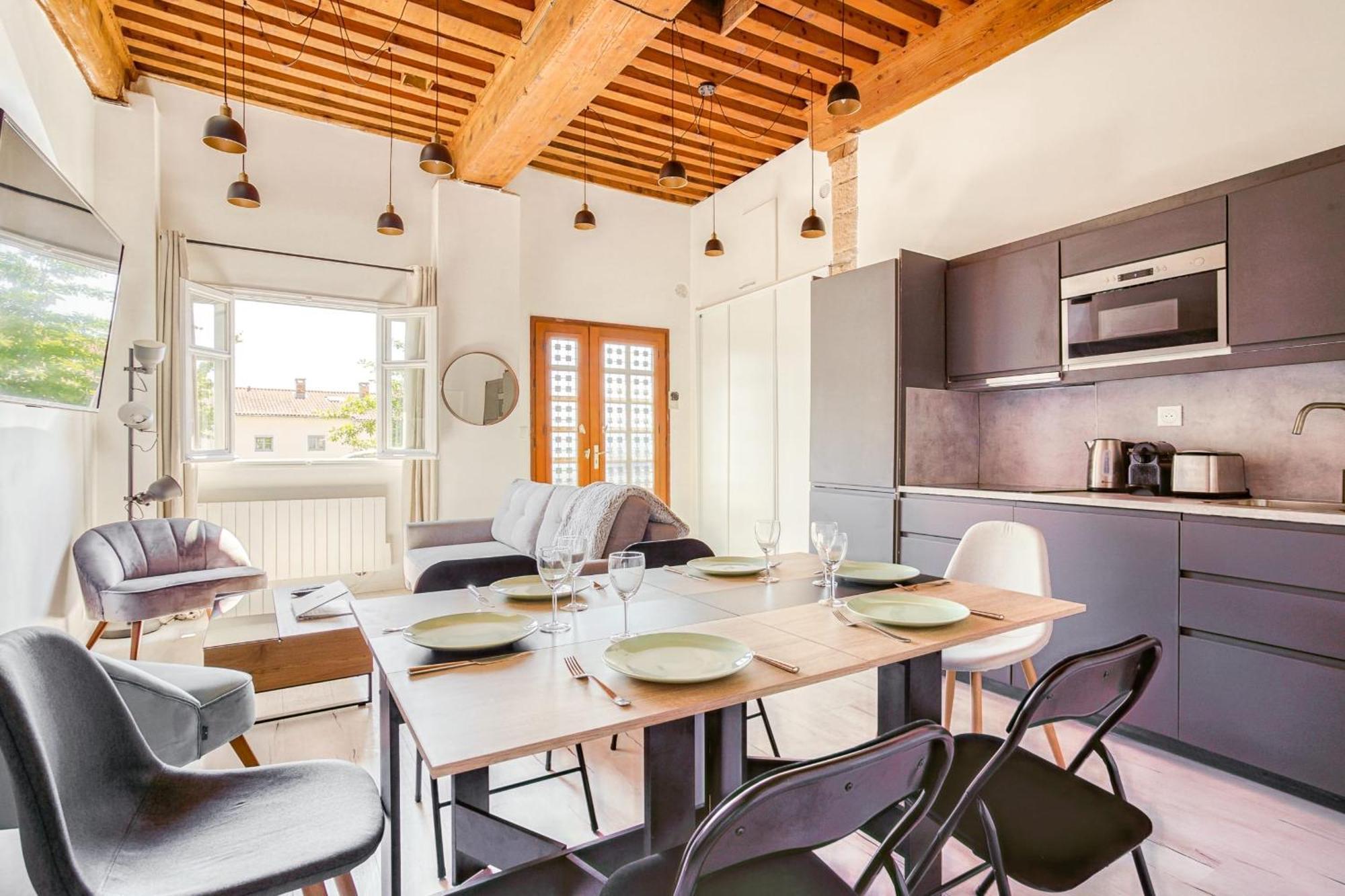 Charming 6-Person Apartment Terreaux & Croix Rousse Area Лион Екстериор снимка