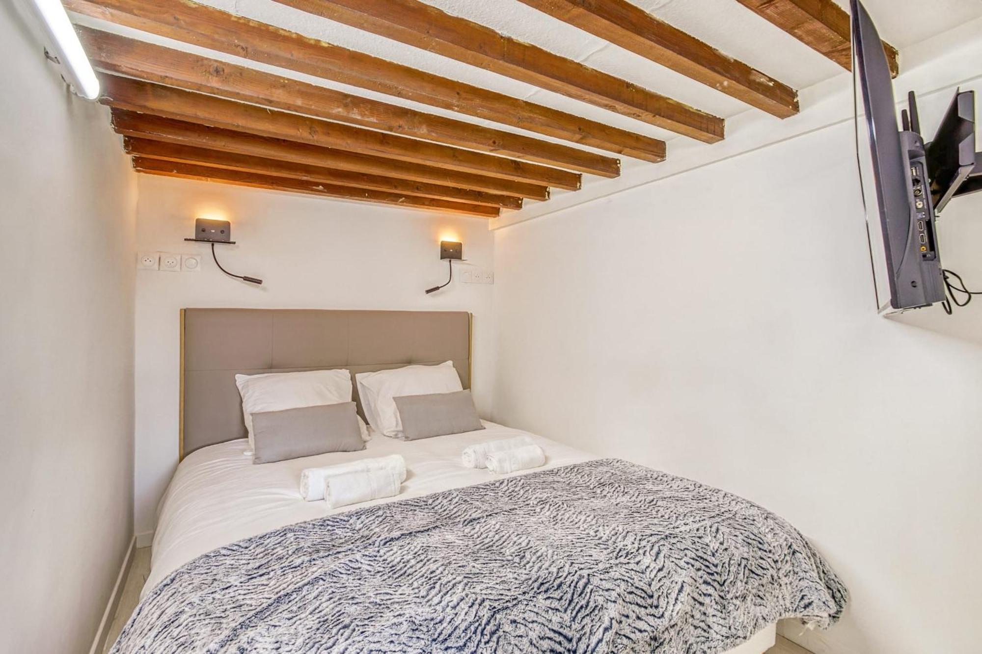 Charming 6-Person Apartment Terreaux & Croix Rousse Area Лион Екстериор снимка